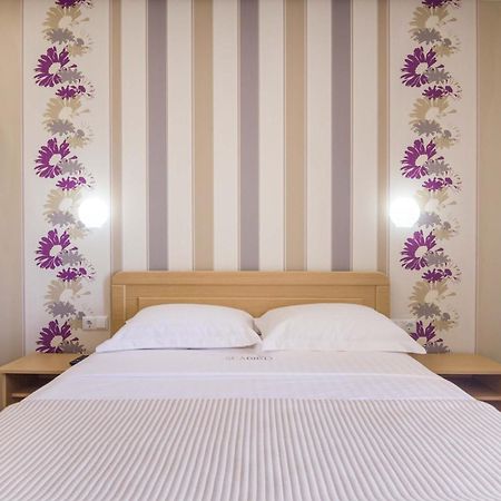 Seabird Apartments Szkála Potamiász Szoba fotó